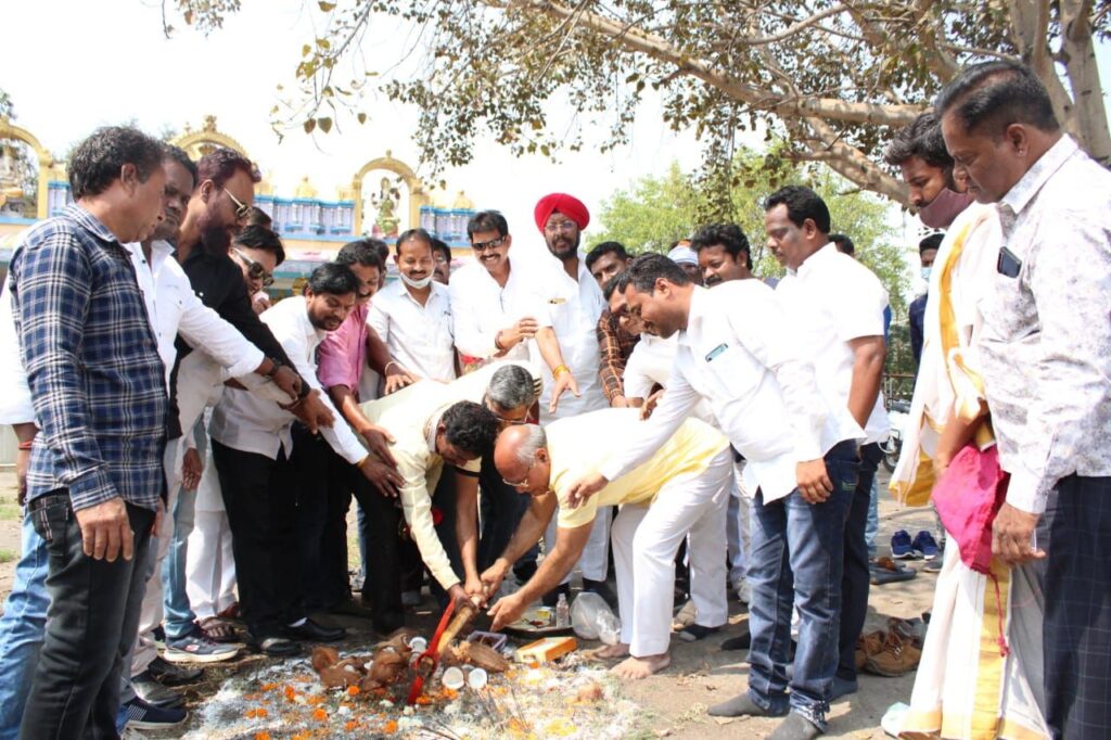 शोलापुरी माता मन्दिर प्रांगण में पेवर्स ब्लॉक निर्माण का भूमिपूजन