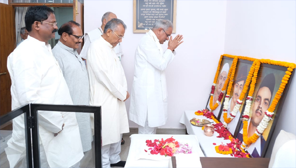 मुख्यमंत्री ने अमर शहीद भगत सिंह, राजगुरू और सुखदेव के शहादत को किया नमन