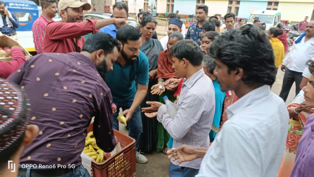 जश्ने ईद मिलादुन्नबी भव्य रूप से मनाने फल वितरण रायपुर शहर के सभी अस्पतालों में