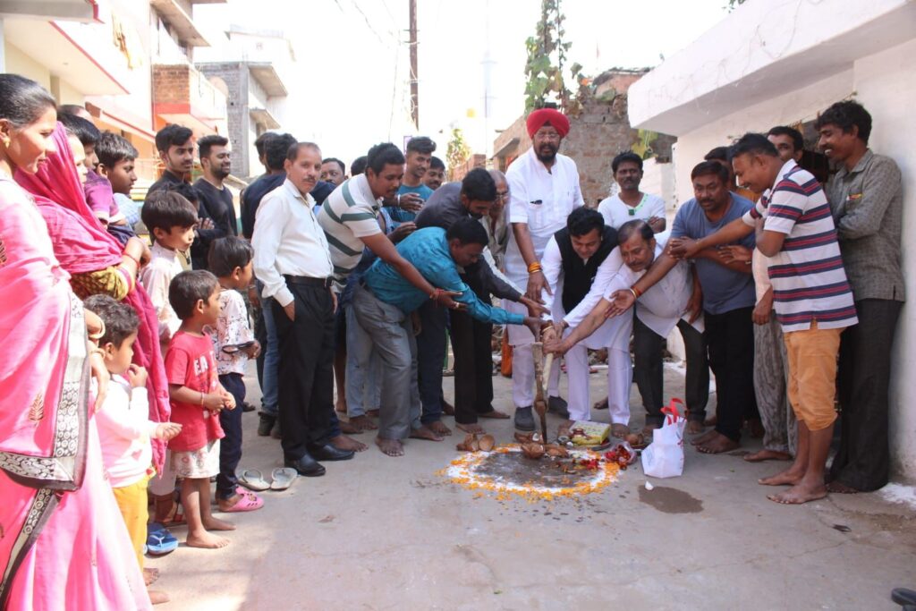 विधायक कुलदीप  जुनेजा एवम पार्षद अमितेश भारद्वाज ने किया  विकास कार्यों की भूमिपूजन