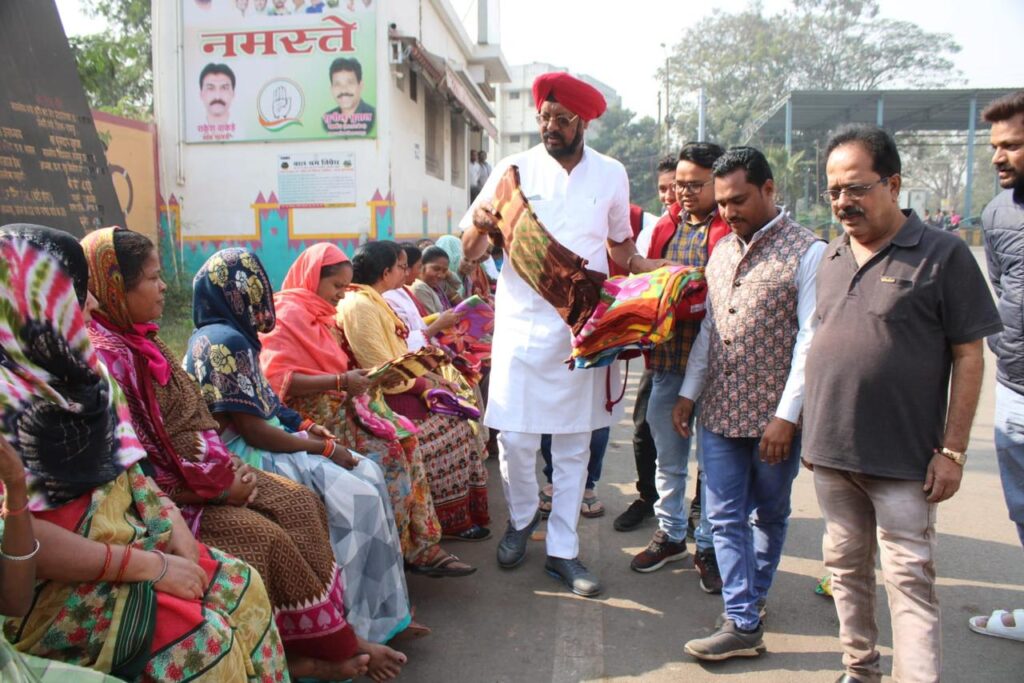 विधायक कुलदीप सिंह जुनेजा ने छत्तीसगढ़ सिक्ख संगठन के सौजन्य से बांटे कंबल