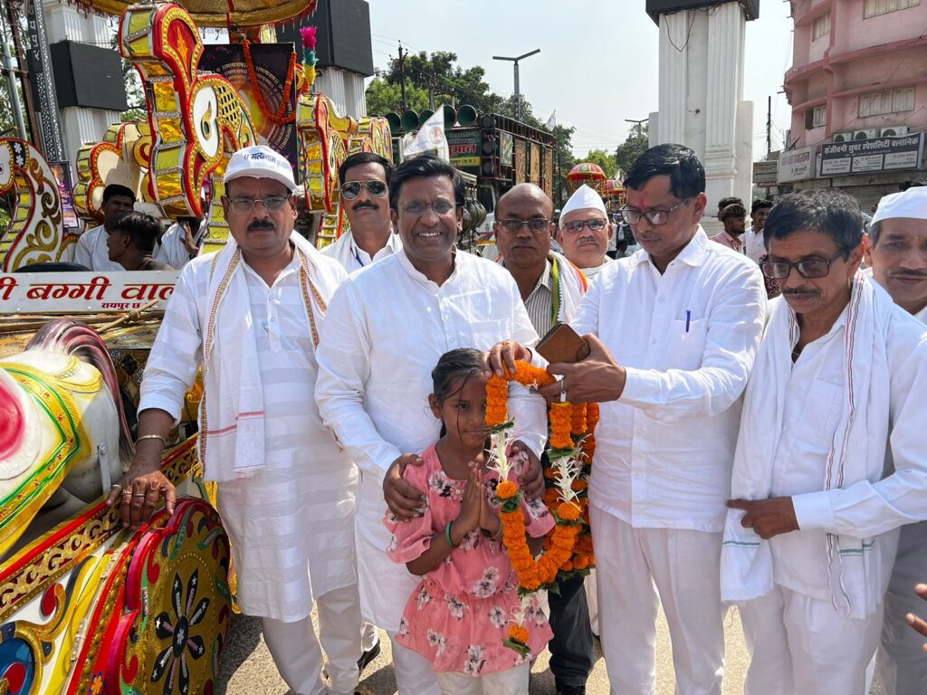 पंकज शर्मा कबीर जयंती के विभिन्न कार्यक्रमों में हुए शामिल नगर निगम कार्यालय के सामने शोभा यात्रा का किया स्वागत